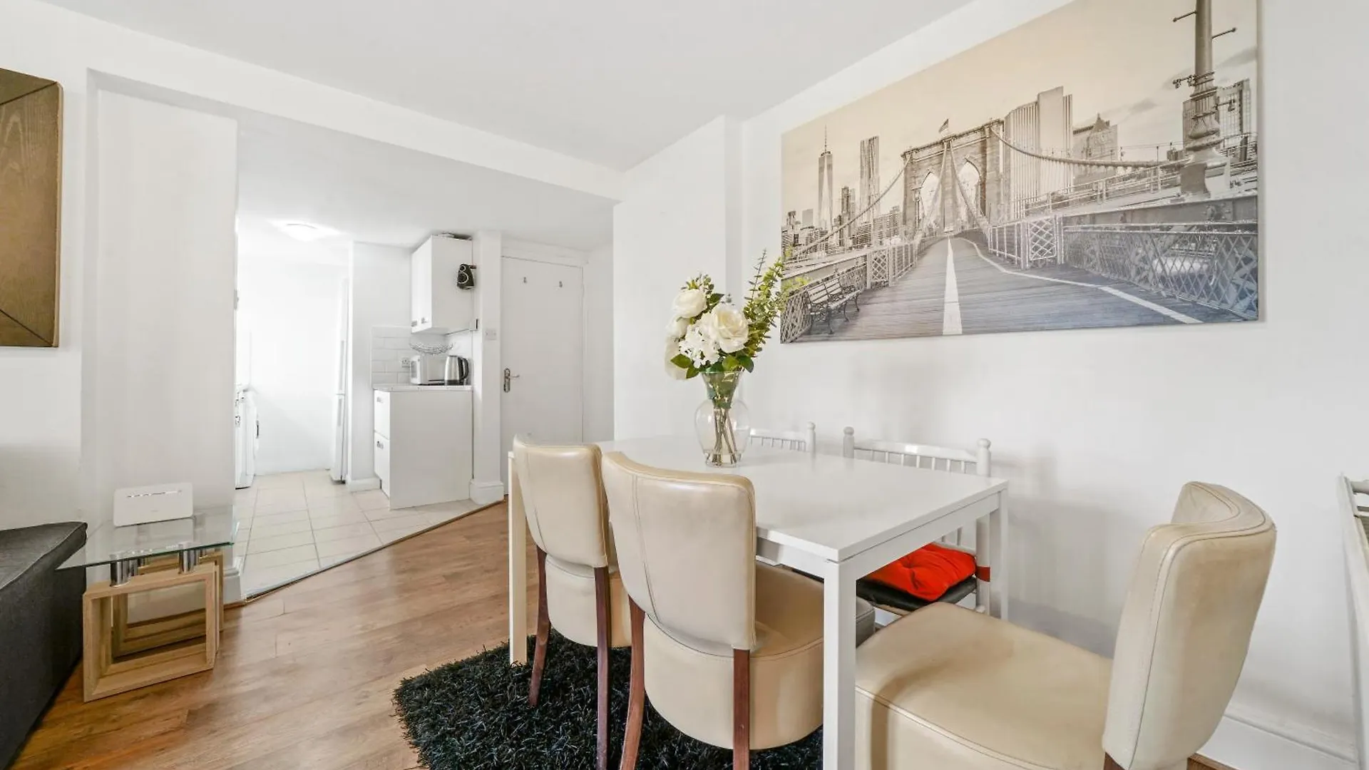 Cosy 2 Bedroom Flat In Canning Town London Excel With Free Parking 0*,