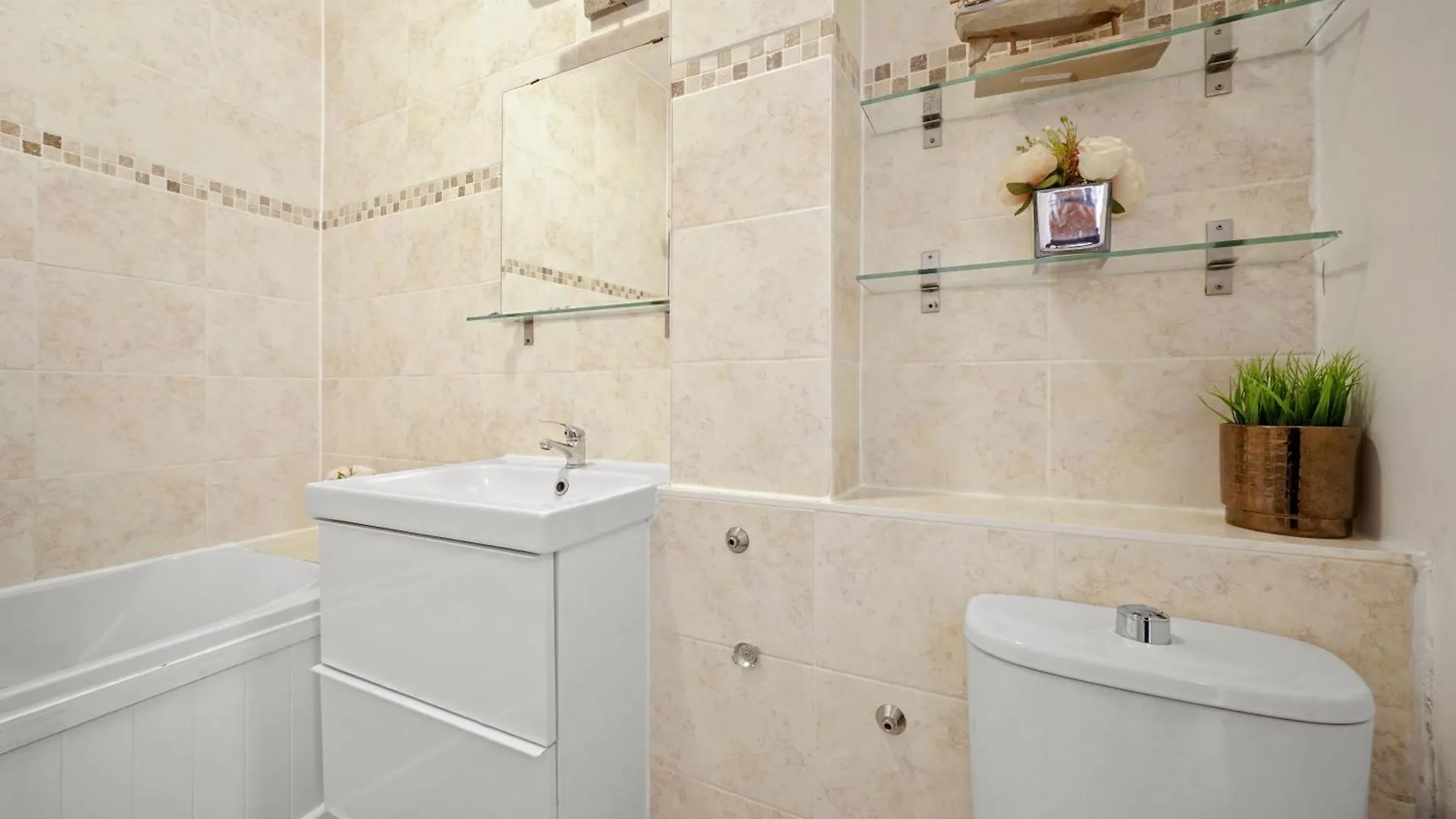 Daire Cosy 2 Bedroom Flat In Canning Town London Excel With Free Parking
